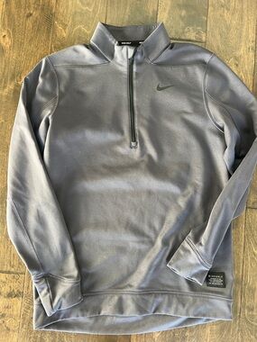 Nike Men's Gray Golf Quarter-Zip Pullover